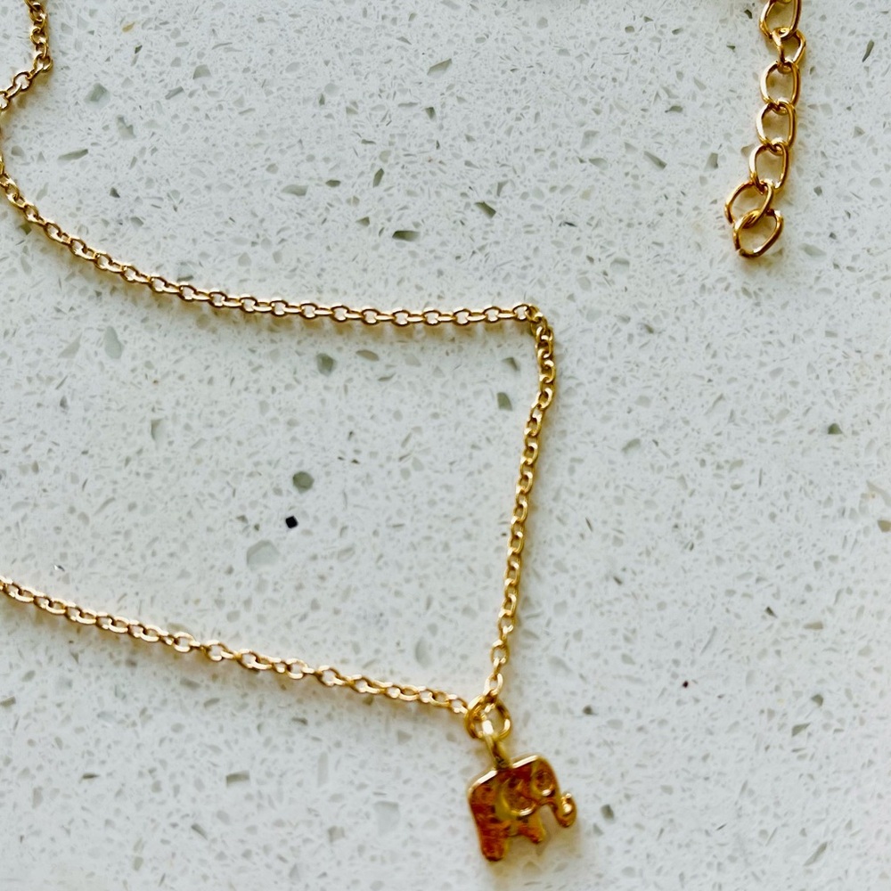 Simple Elephant Pendant Necklace